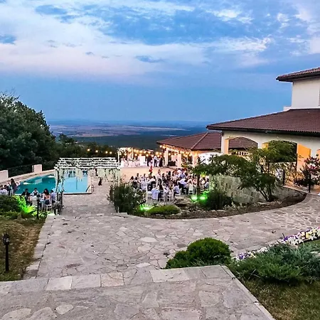 Eclectic With Breathtaking Views Of Rhodopes Bryastovo (Haskovo)